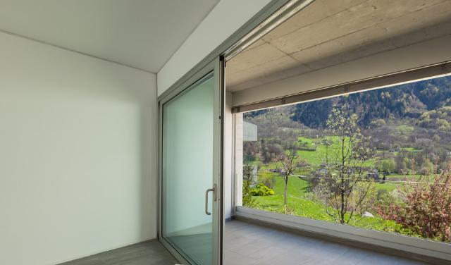 阳台晾衣服不美观怎么解决,阳台晾衣服不喜欢怎么办