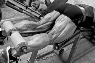 深蹲后头晕恶心想吐是怎么回事,深蹲练后吐是怎么回事