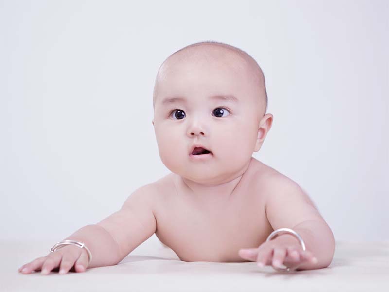 2岁宝宝误拿502胶水滴眼睛,2岁宝宝误拿502胶水滴眼睛怎么办