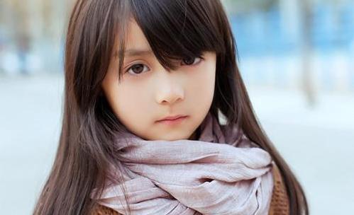 7岁女孩一到周末就“肚子疼”，送医检查后，医生：都怪孩子父母