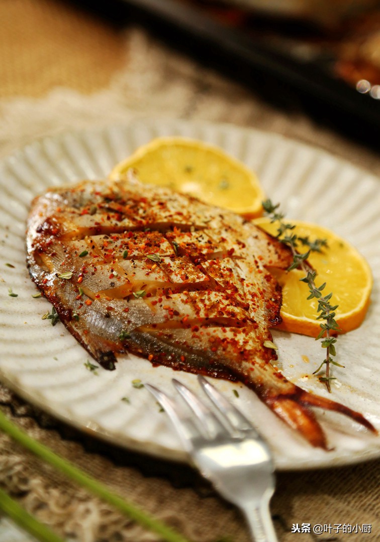 一种既好吃刺又少还不贵的鱼,最适合烤着吃的淡水鱼