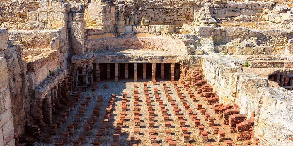 葡萄酒香水比法国牛，30万元别墅加绿卡，免费落地签看超美海滩！