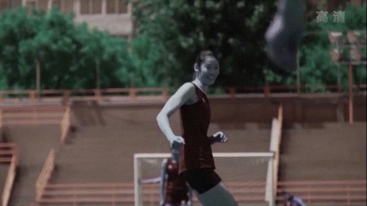 女排姑娘＂转战＂足球场，满屏大长腿疯狂抢镜