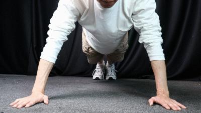 还在花冤枉钱去健身房？国产神奇魔力板，在家也能练出“大胸器”