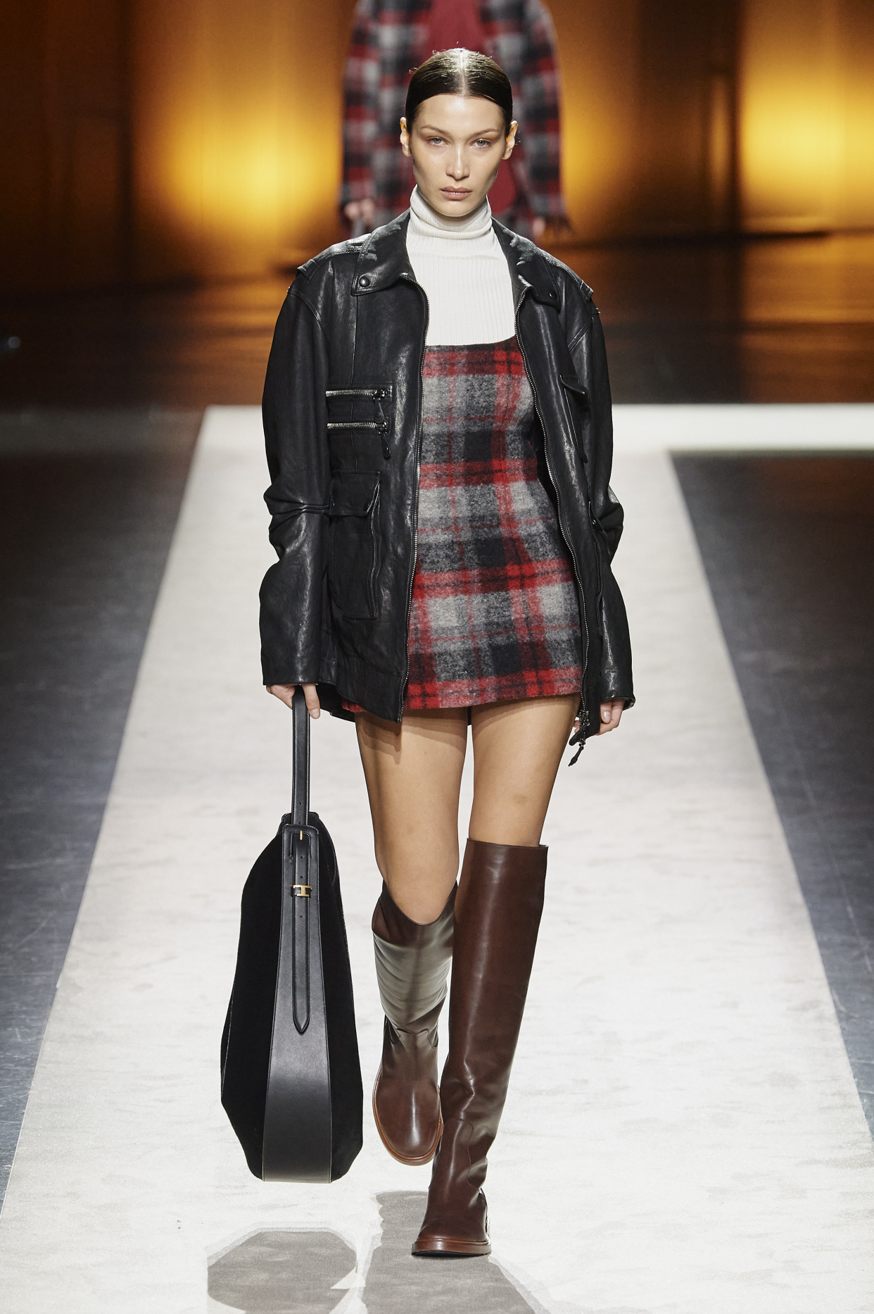 刘诗诗同款皮衣tods,刘诗诗tods绿色风衣外套