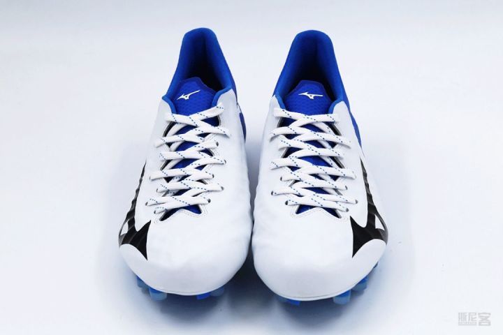 小屁孩吊打职业选手,mizunorebula三代评测