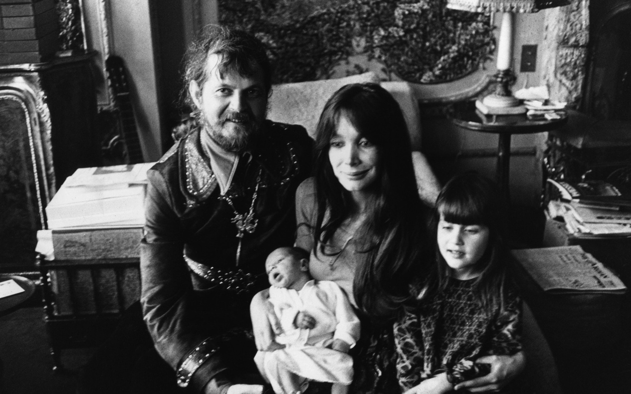 非洲巨富私生女嫁英国帅侯爵，却被婆婆嫌糟蹋400年血脉？