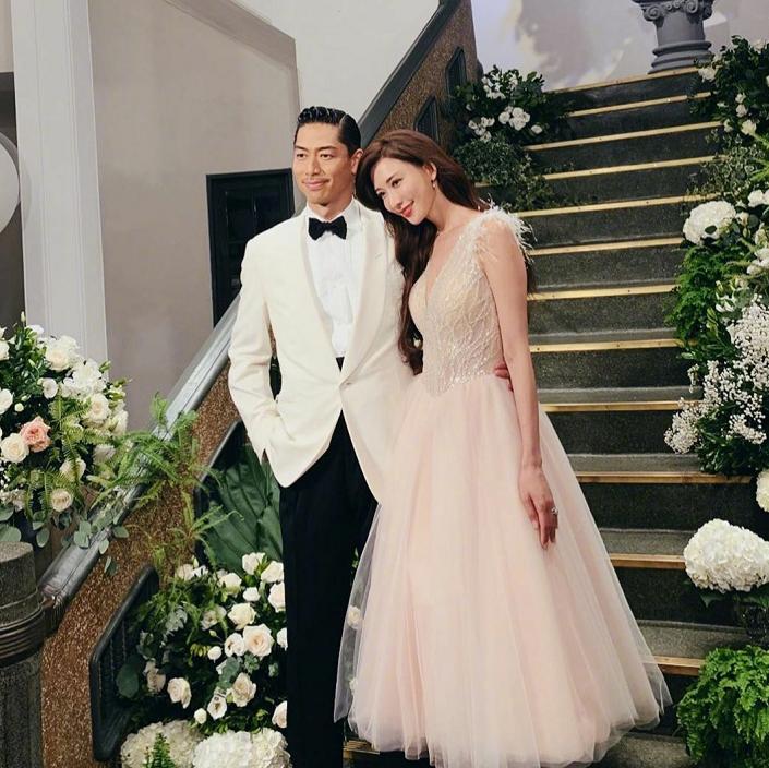 林志玲将与老公合体首秀,48岁林志玲穿结婚时礼服出席活动