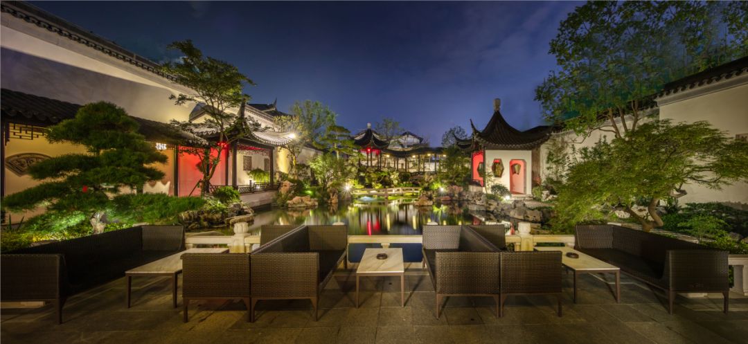 「十堰」在十堰一家小区拍下，这样的外墙第一次见，太牛了