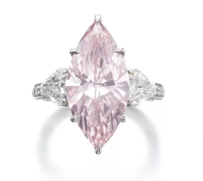 范冰冰生日晒2200万钻戒,富豪送范冰冰5千万钻戒是真是假