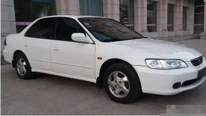 对于只是用作练手的新手司机，预算一万元可以买到哪些二手车呢？