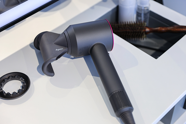 三千多买戴森吹风机,一千块的戴森吹风机是真的吗