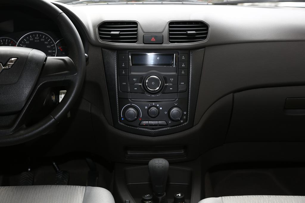 五菱宏光新款皮实,目前五菱宏光最新款车型