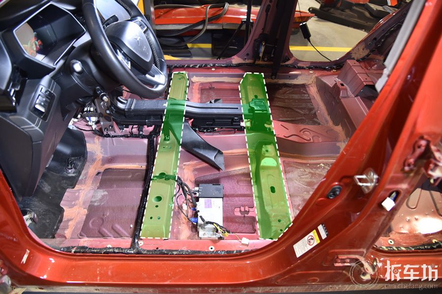 小鹏g3前后防撞梁拆解分析,小鹏g3i深度测评拆解