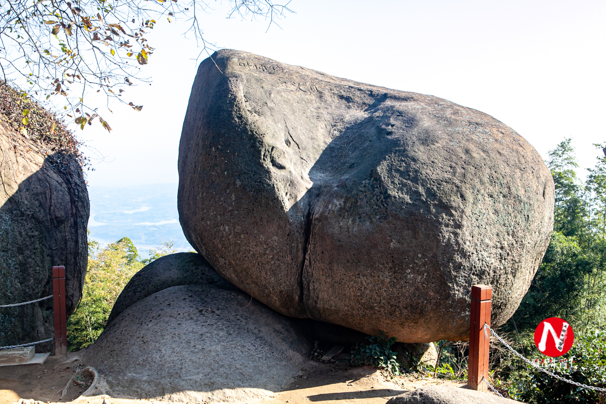 安徽三线小县城,安徽石头山景区