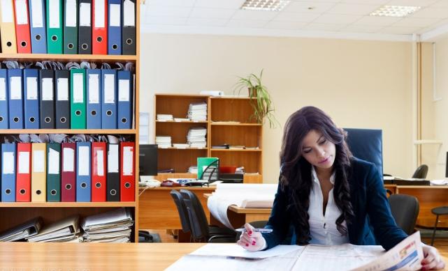 没签劳动合同离职不给工资怎么办,试用期七天离职不给工资找谁解决