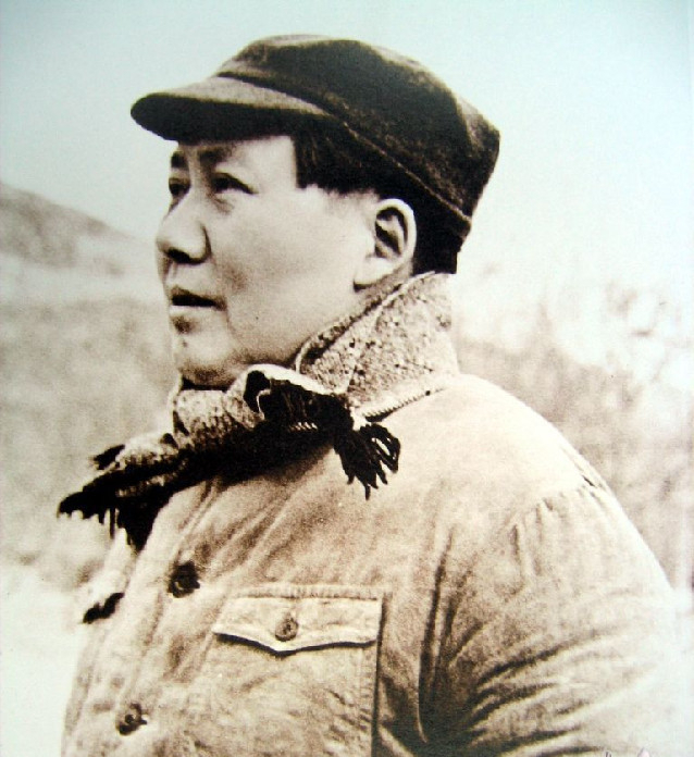 他是广州市第一任公安局局长，官至正厅级，毛主席给了他7字评价