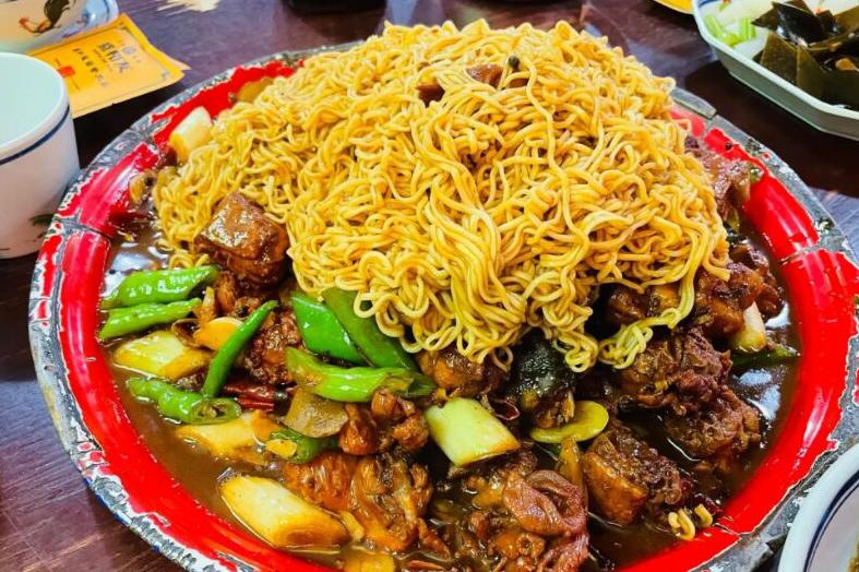 青岛正宗山东炒鸡,在青岛街边吃到正宗炒鸡