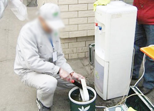 饮水机过滤不干净怎么清洗,饮水机里面的细菌有多少个