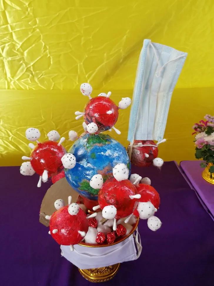 疫情之下的拜师节，泰国学生将“花盘”玩出了新花样
