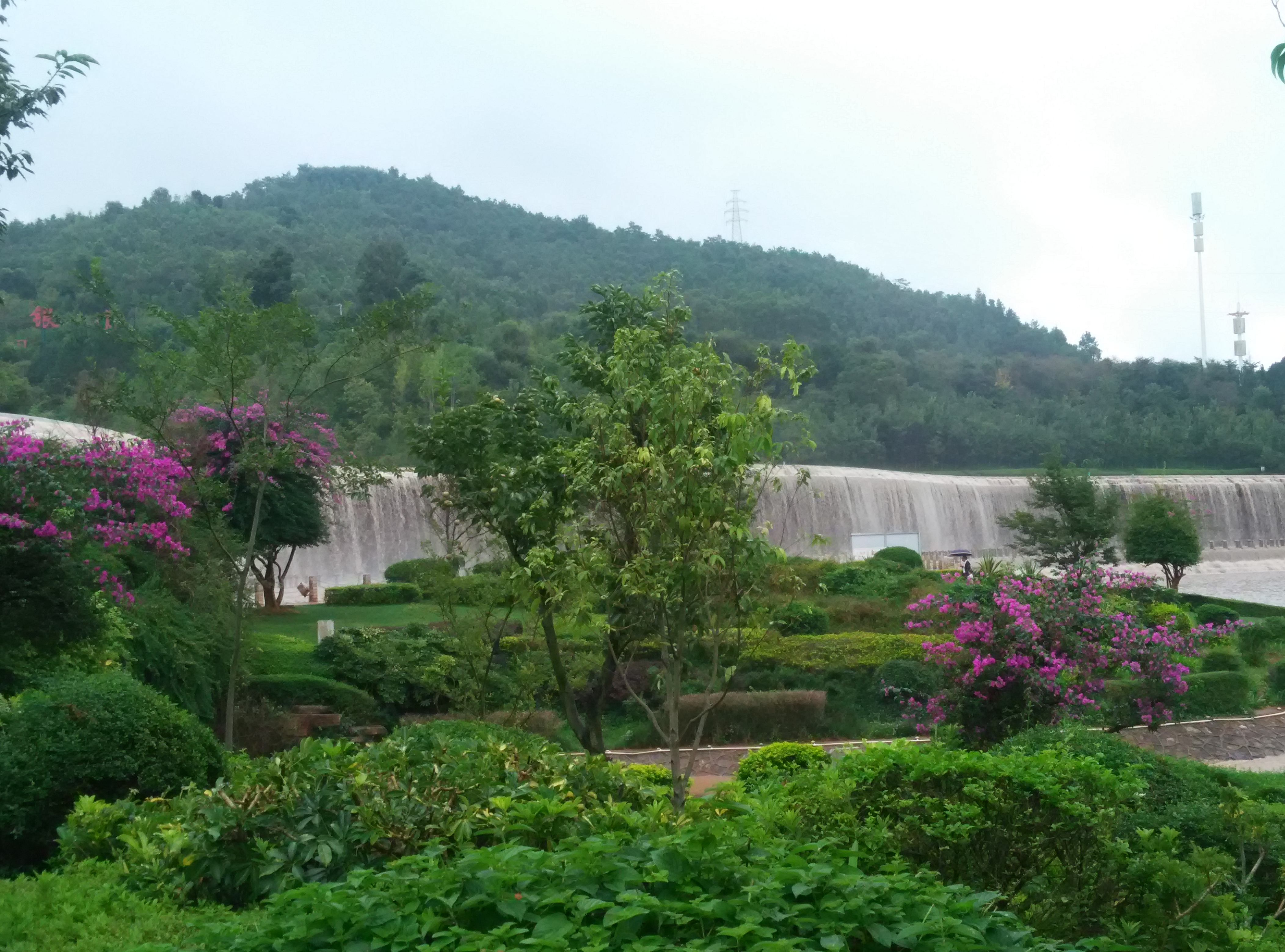 云南旅游酒店一间瓦舍,云南旅游一大一小多少钱