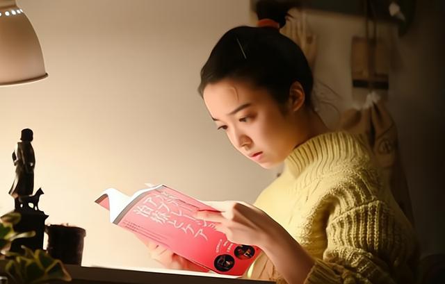 “儿媳一支口红3百，买排骨全家吃三顿”“别光说，你倒是买呀”