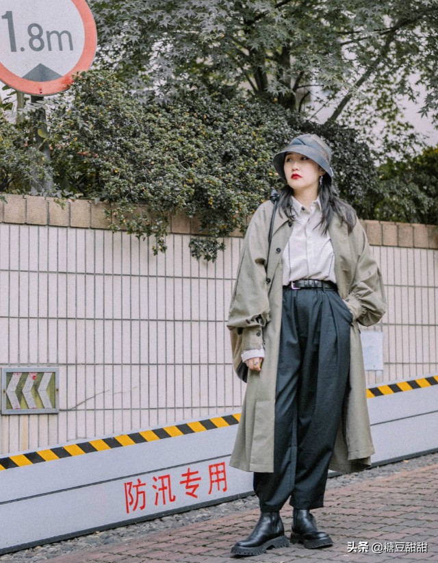 身高158体重150斤肩宽胖mm穿衣搭配,肩宽背厚胸大腰细怎么穿