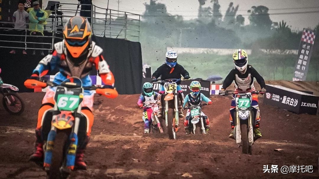 这摩托真好喝。。。不对....这酒真好骑！