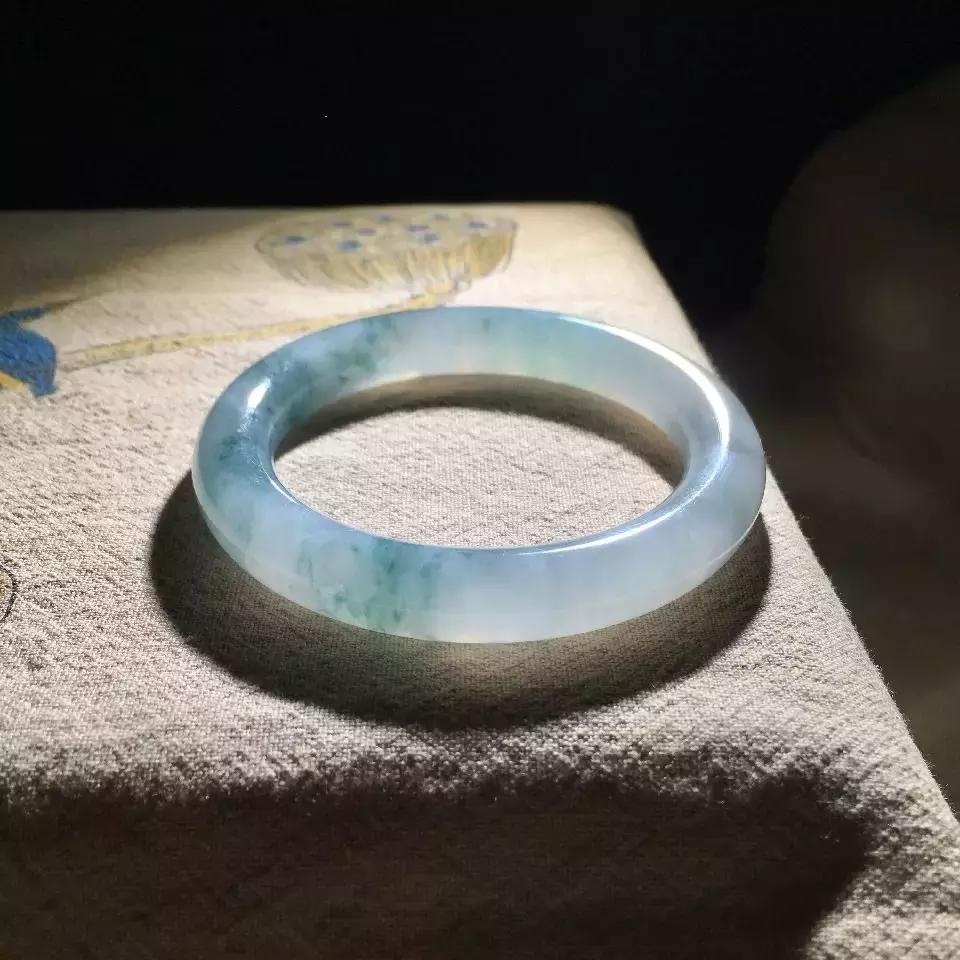 到底什么样的货色，才有资格成为年货？