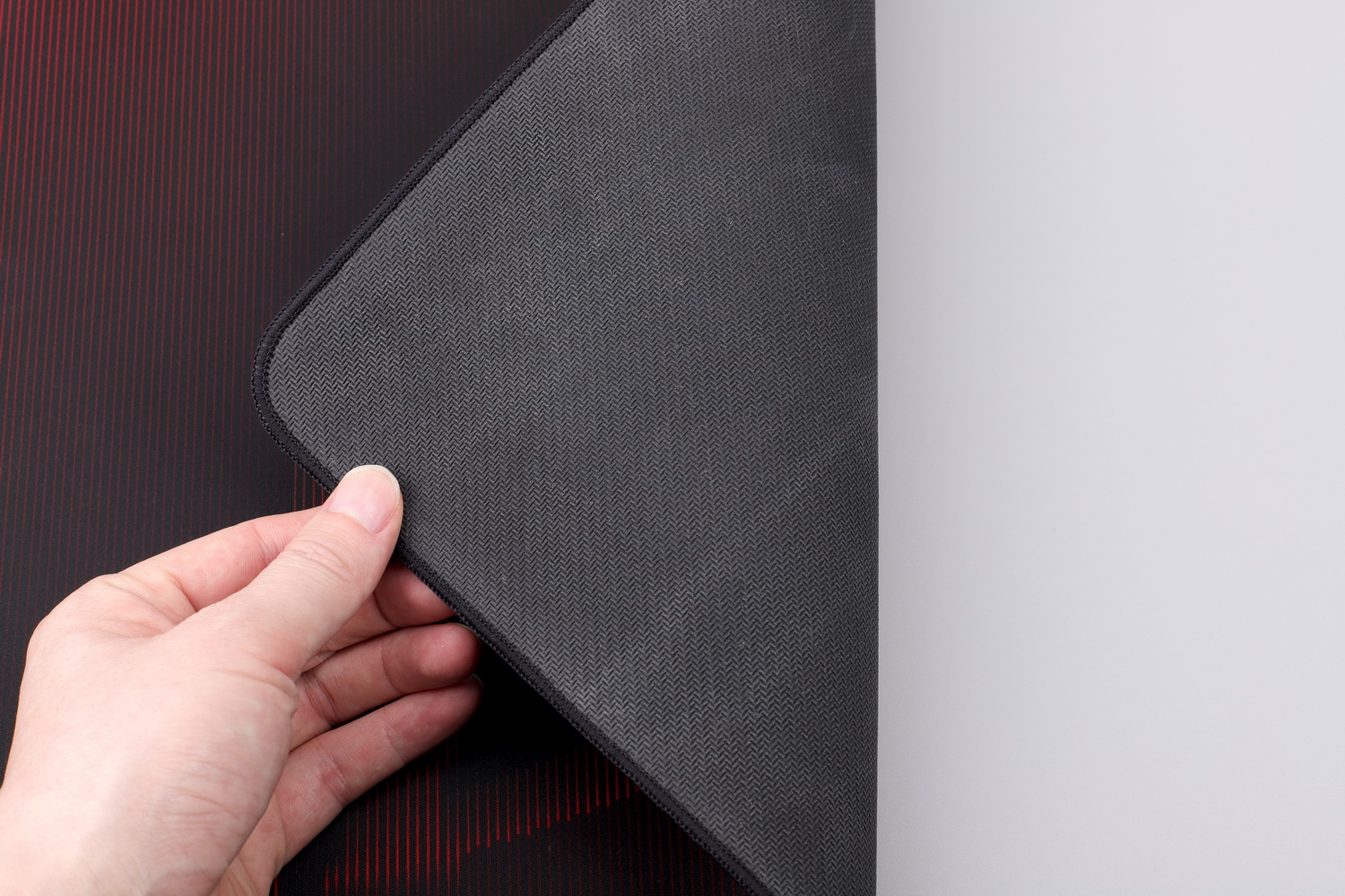 rog月刃搭配什么鼠标垫,多少尺寸的rog鼠标垫最适合打游戏