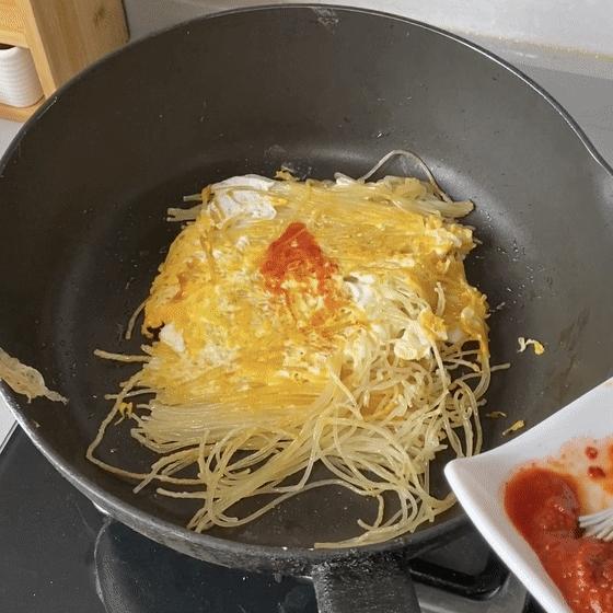 整个朋友圈都在刷《动森》，而我却爱上了在厨房刷锅