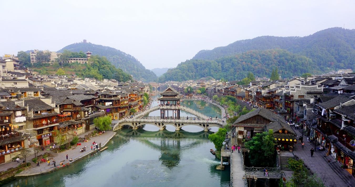 凭想象建造一座城市,凤凰古城历史悠久人杰地灵