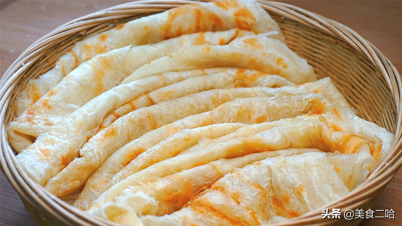 烙饼怎样让饼软一些,面点师教你面糊烙饼的做法