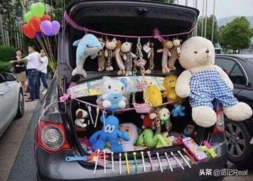 婢虫床澶栧浗浜虹殑鐢熸椿,婢虫床鏈嬪弸鐩歌仛鏃跺厜