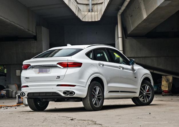 一名资深的轿跑车，238马力+爱信8AT，销量却如此不堪