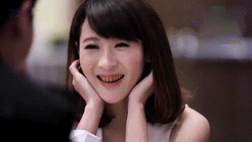 一口黄牙影响颜值,一口黄牙齿