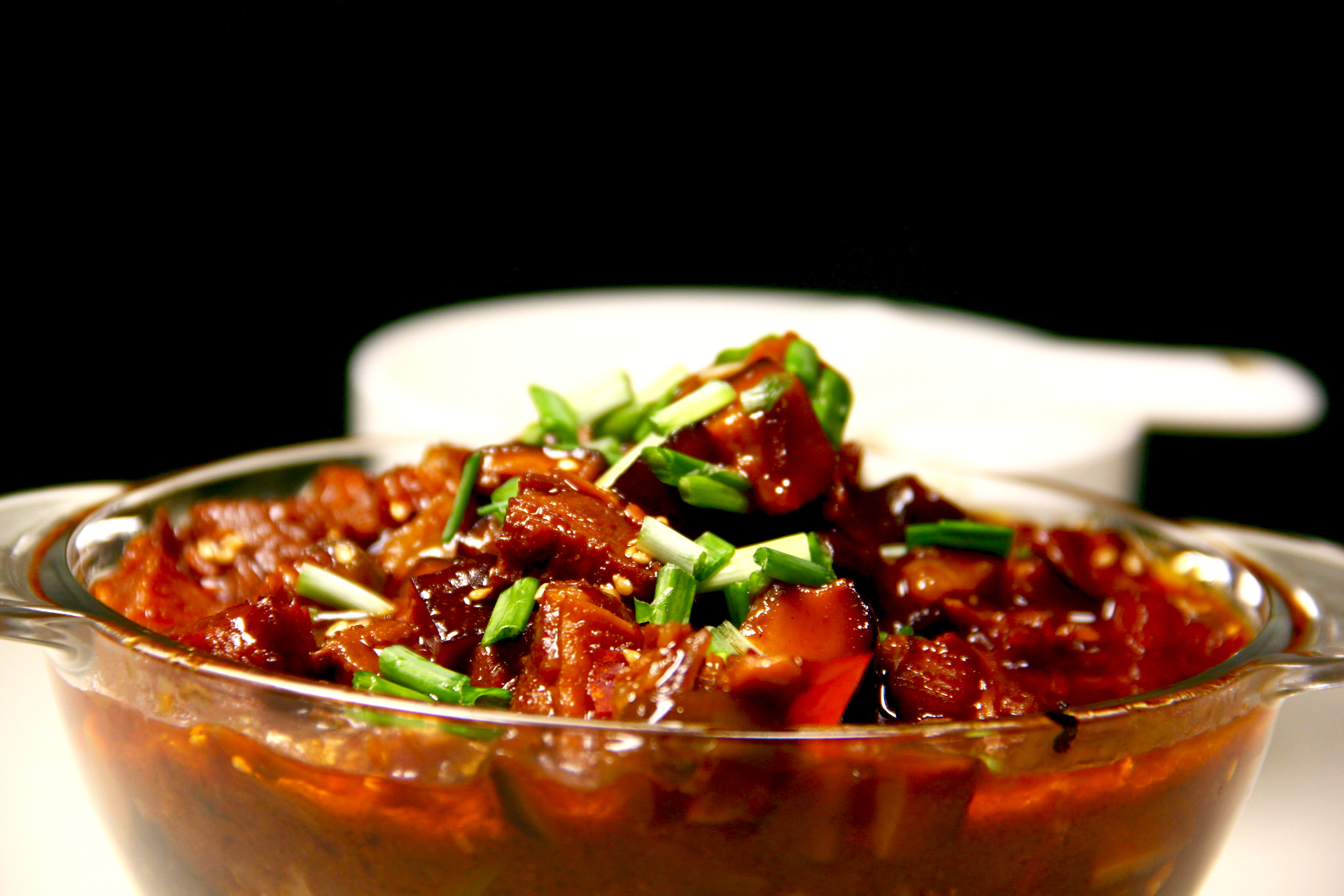 香菇牛肉酱二元一罐,香菇牛肉酱方便携带一小盒