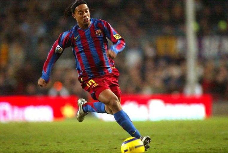 梅西和c罗到底谁是足坛第一人,梅西c罗连续两年无缘欧足联最佳