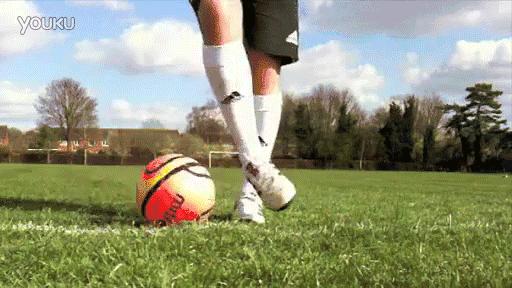 实战简单过人技巧,双变向过人如何做到精髓