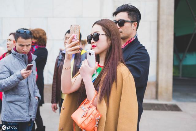 暗访全球最大假包,广州lv包包记者暗访