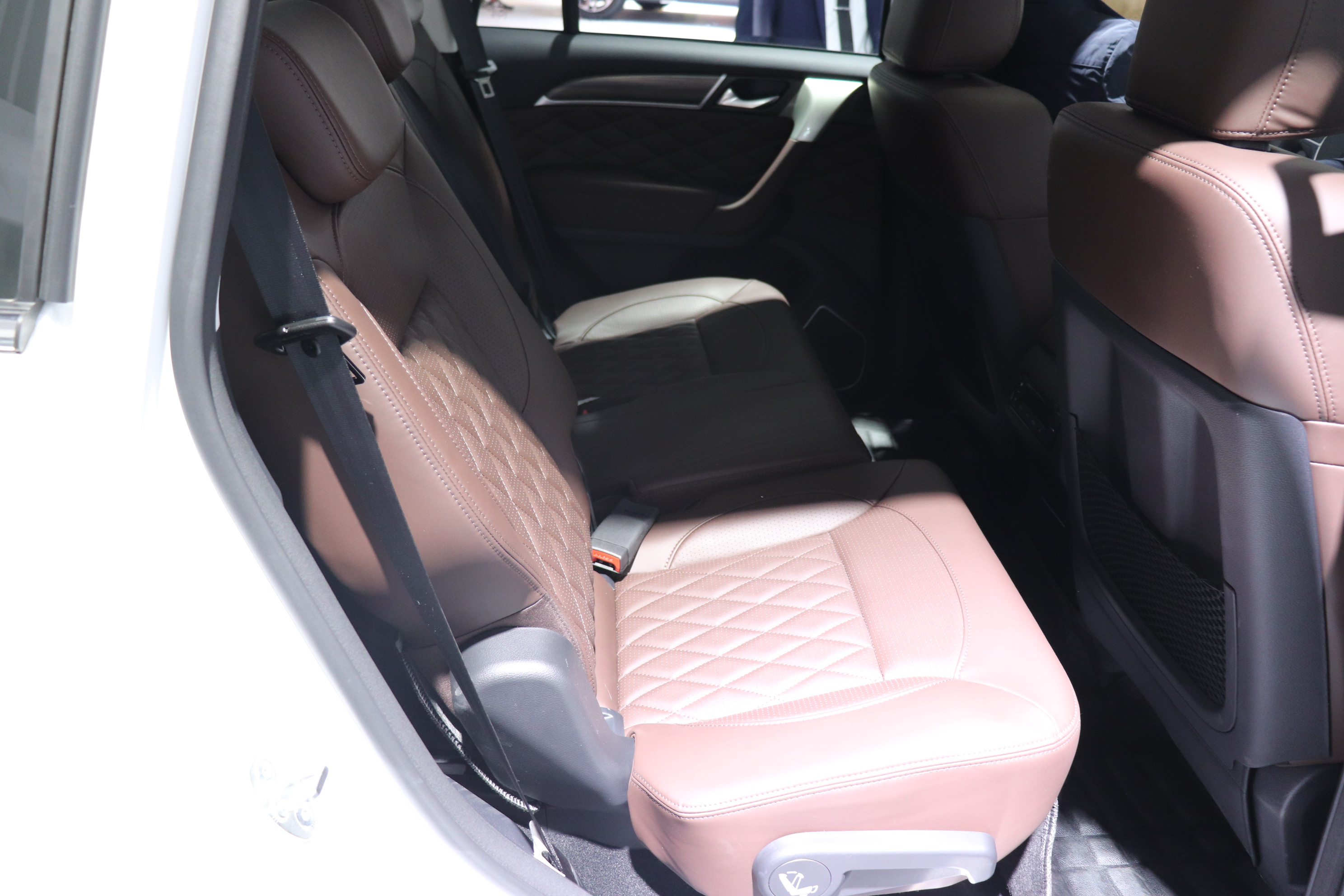 国产suv是长安好还是哈弗好,国产车长安可不可以买