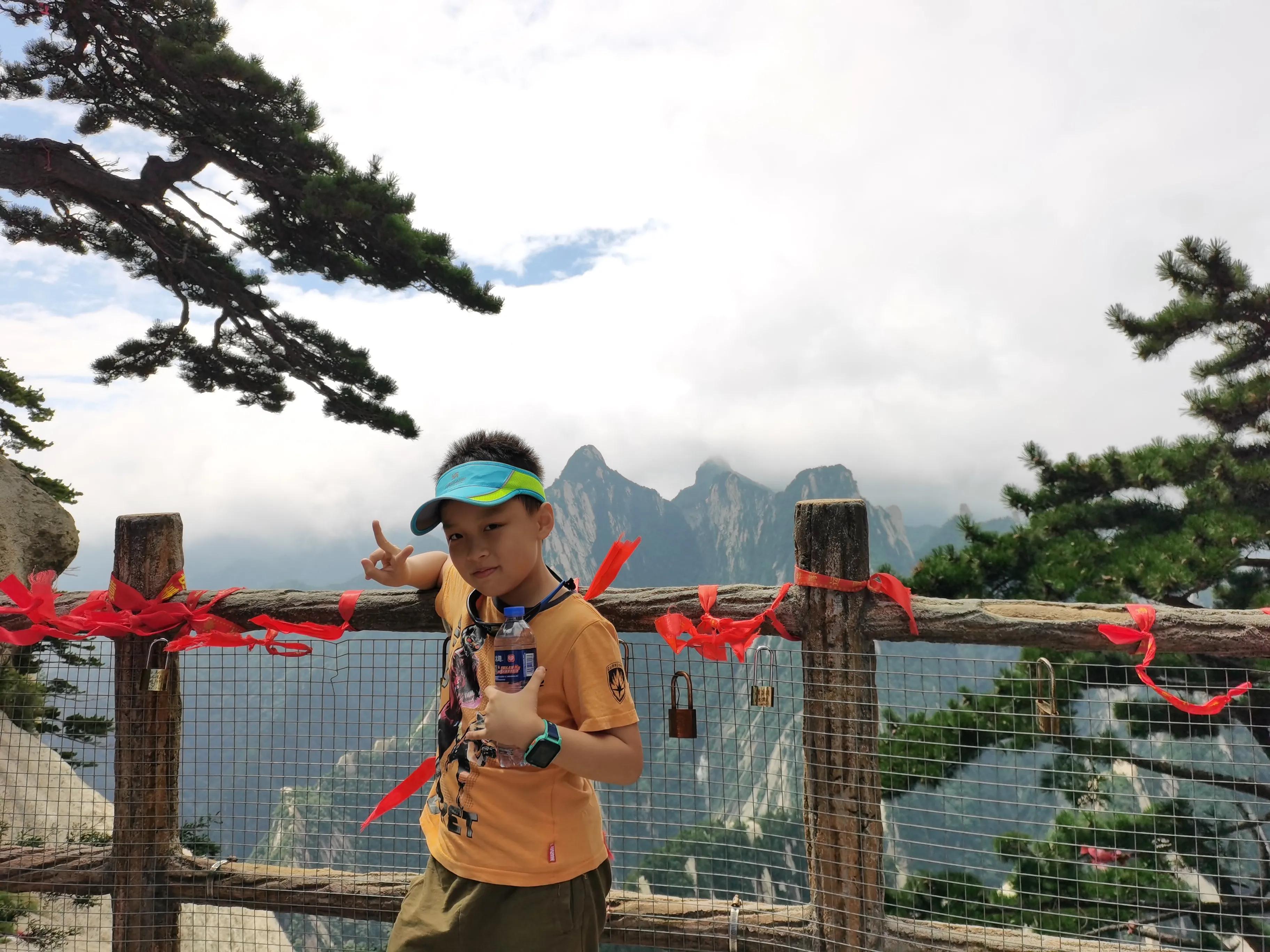 爬华山几小时能登顶,首次登顶华山之巅