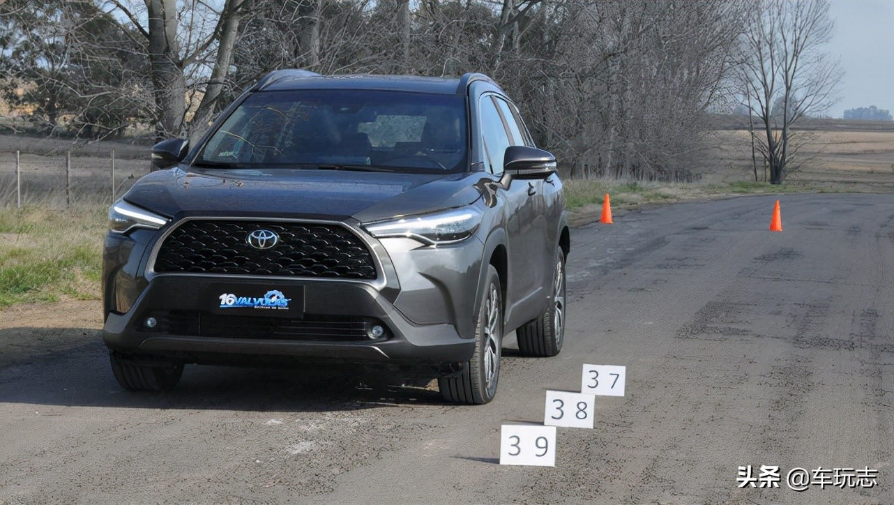 丰田卡罗拉cross实车定位高于c-hr,2020款丰田卡罗拉cross版展示