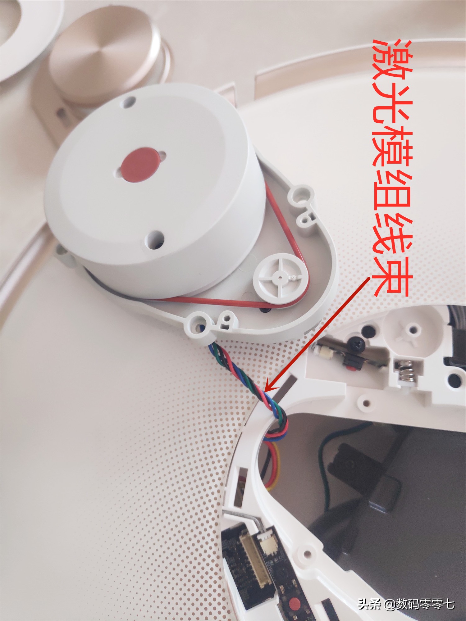 联想扫地机器人拆刷子,联想智能扫地机器人