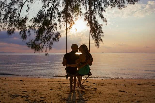 女朋友上班很累怎么安慰的情话,女朋友是幼师平时很累怎么安慰