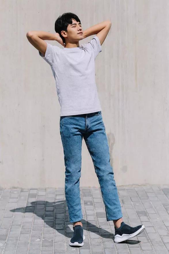 好轻、好穿、好舒服，双脚自由呼吸