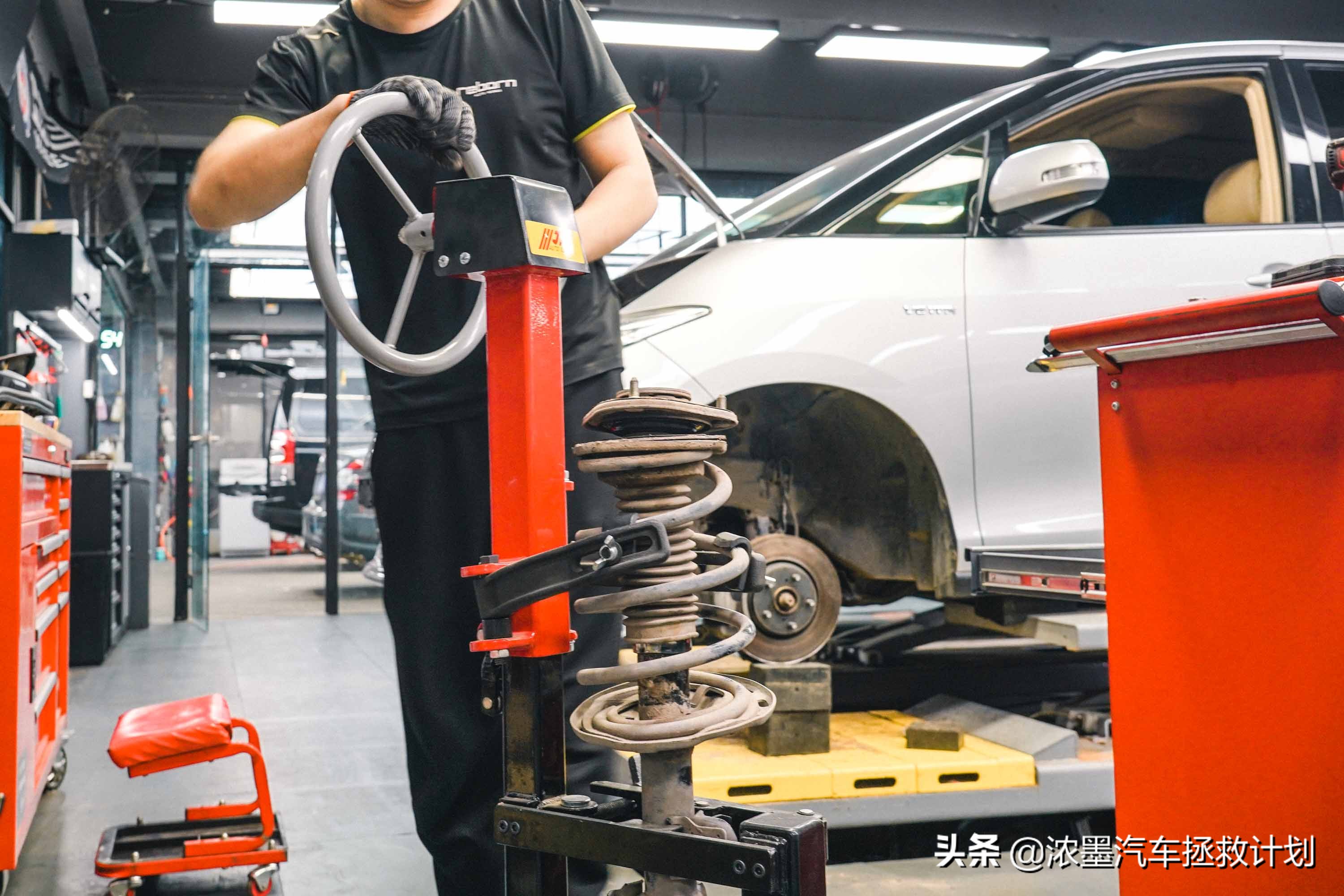 一代经典丰田普瑞维亚,丰田普瑞维亚依然经典