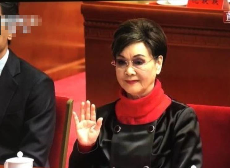 李谷一和二婚丈夫照片,一婚嫁恩师二婚嫁王刚视频