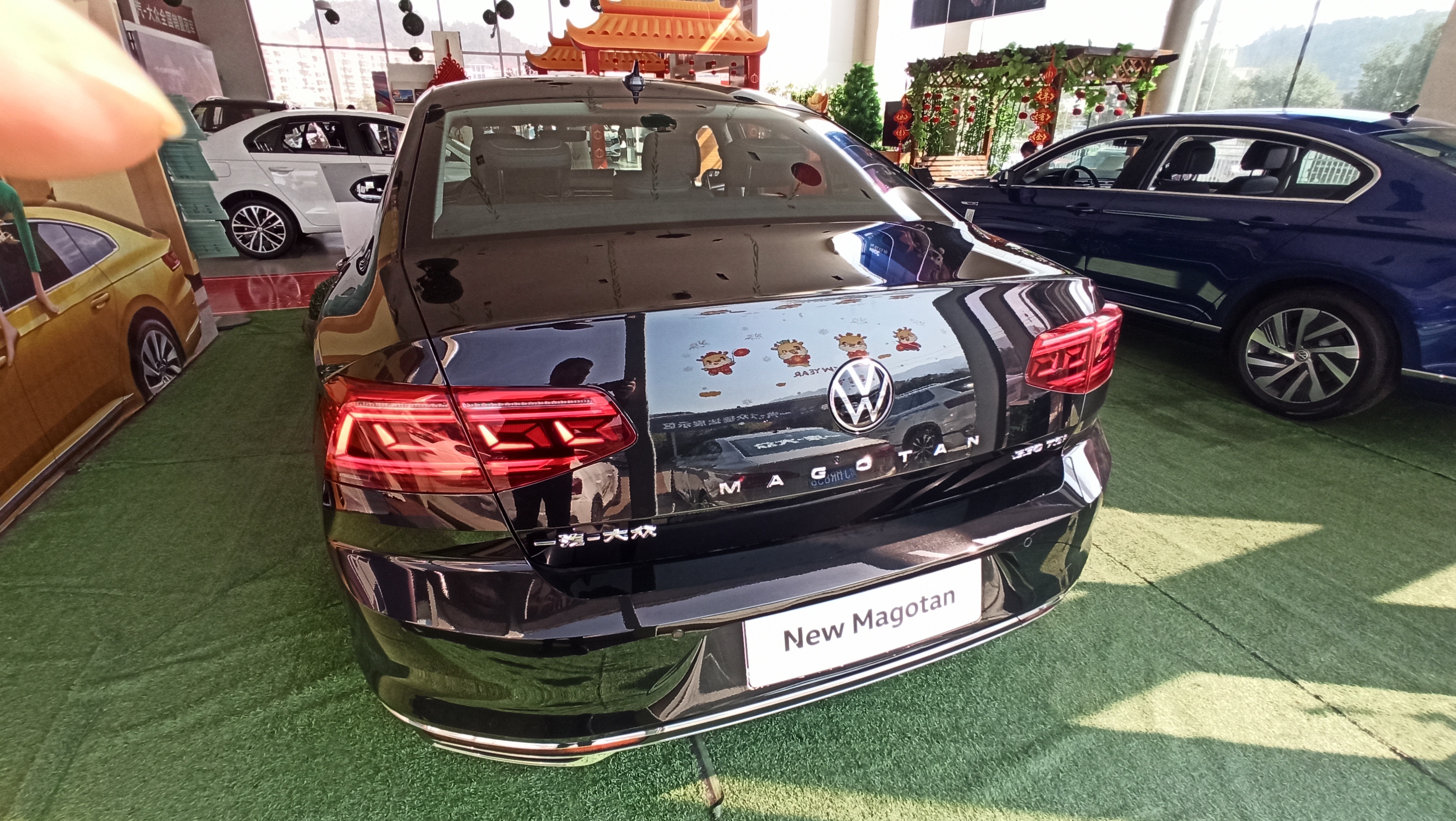 迈腾的操控比a4l差吗,迈腾的操控和奔驰宝马一样吗