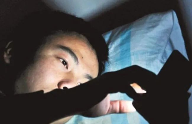 小孩浏览不良网站被发现新闻,家长发现孩子浏览不良网站新闻